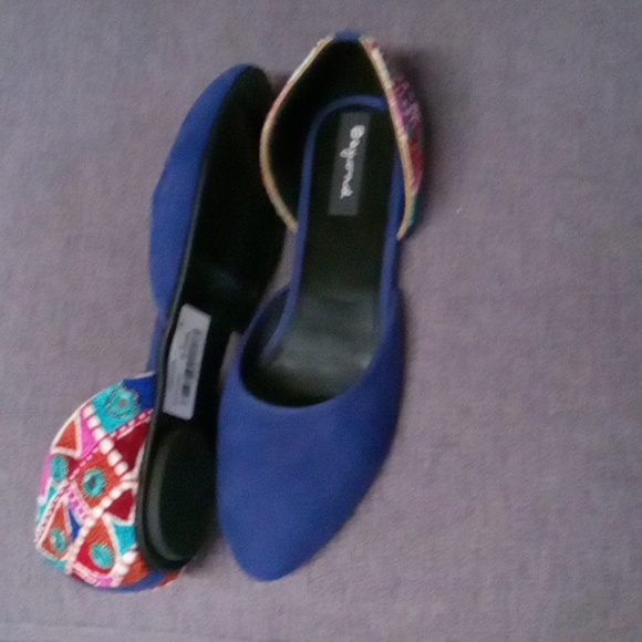 Gorgeous Flats💙 - Picture 4 of 9